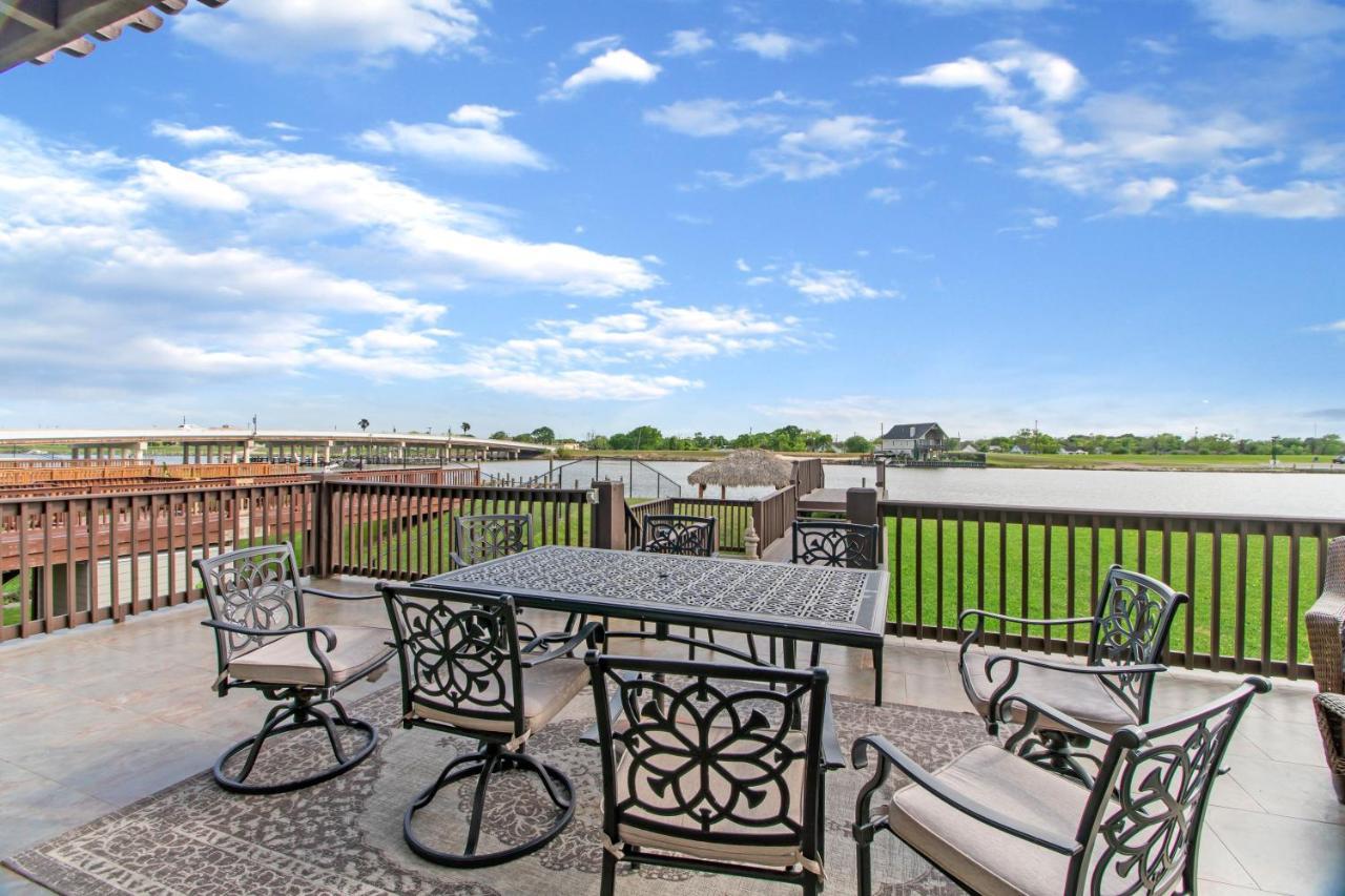 Luxury Waterfront Home Family And Pet Friendly Near Surfside Beach 11 Mins Freeport Εξωτερικό φωτογραφία