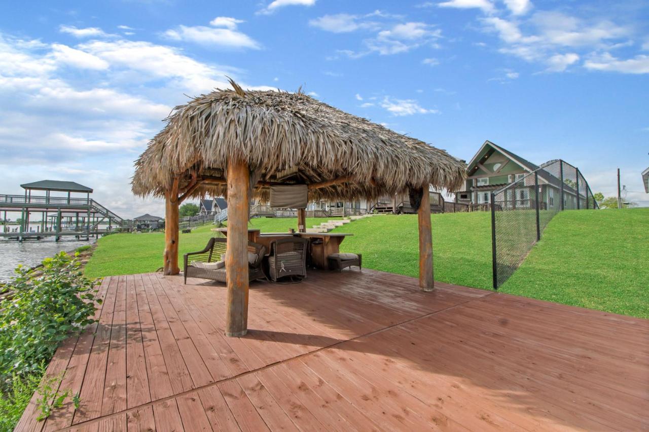 Luxury Waterfront Home Family And Pet Friendly Near Surfside Beach 11 Mins Freeport Εξωτερικό φωτογραφία