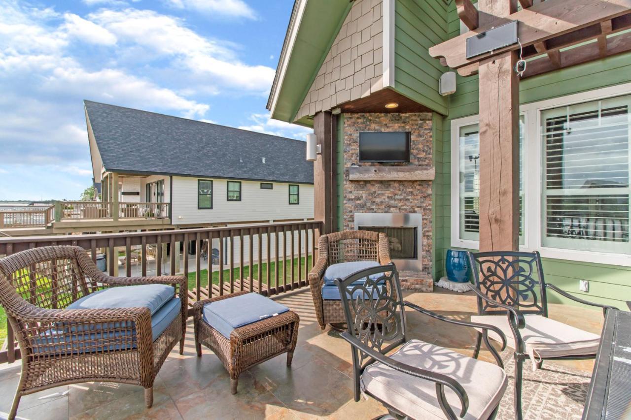 Luxury Waterfront Home Family And Pet Friendly Near Surfside Beach 11 Mins Freeport Εξωτερικό φωτογραφία