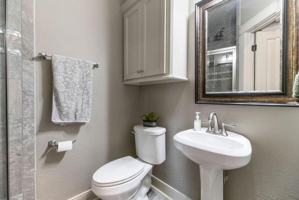 Luxury Waterfront Home Family And Pet Friendly Near Surfside Beach 11 Mins Freeport Εξωτερικό φωτογραφία