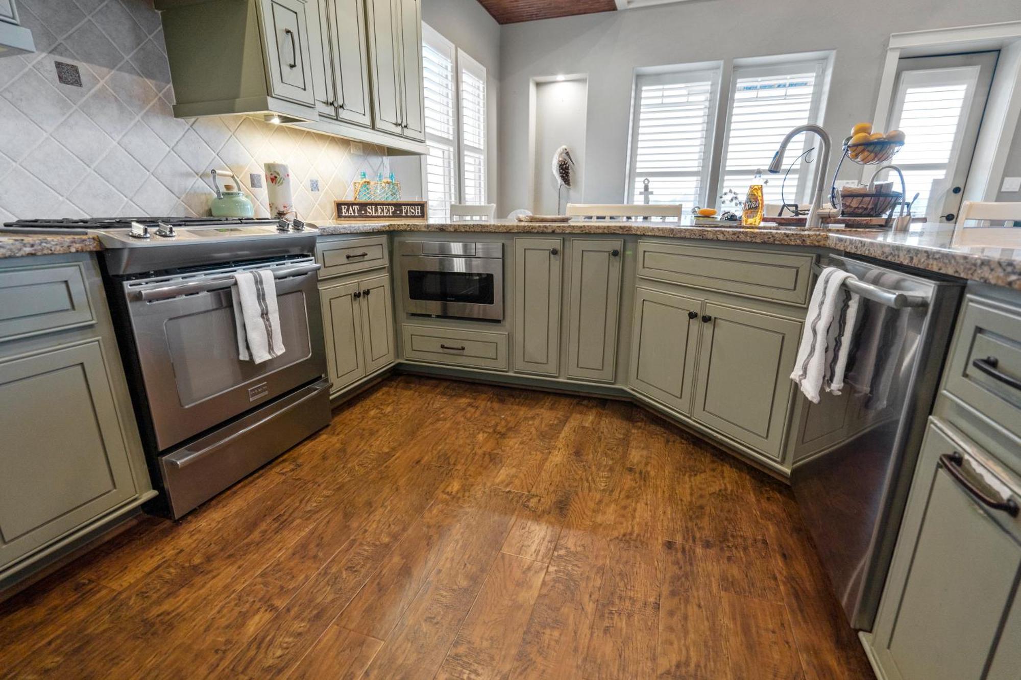 Luxury Waterfront Home Family And Pet Friendly Near Surfside Beach 11 Mins Freeport Εξωτερικό φωτογραφία