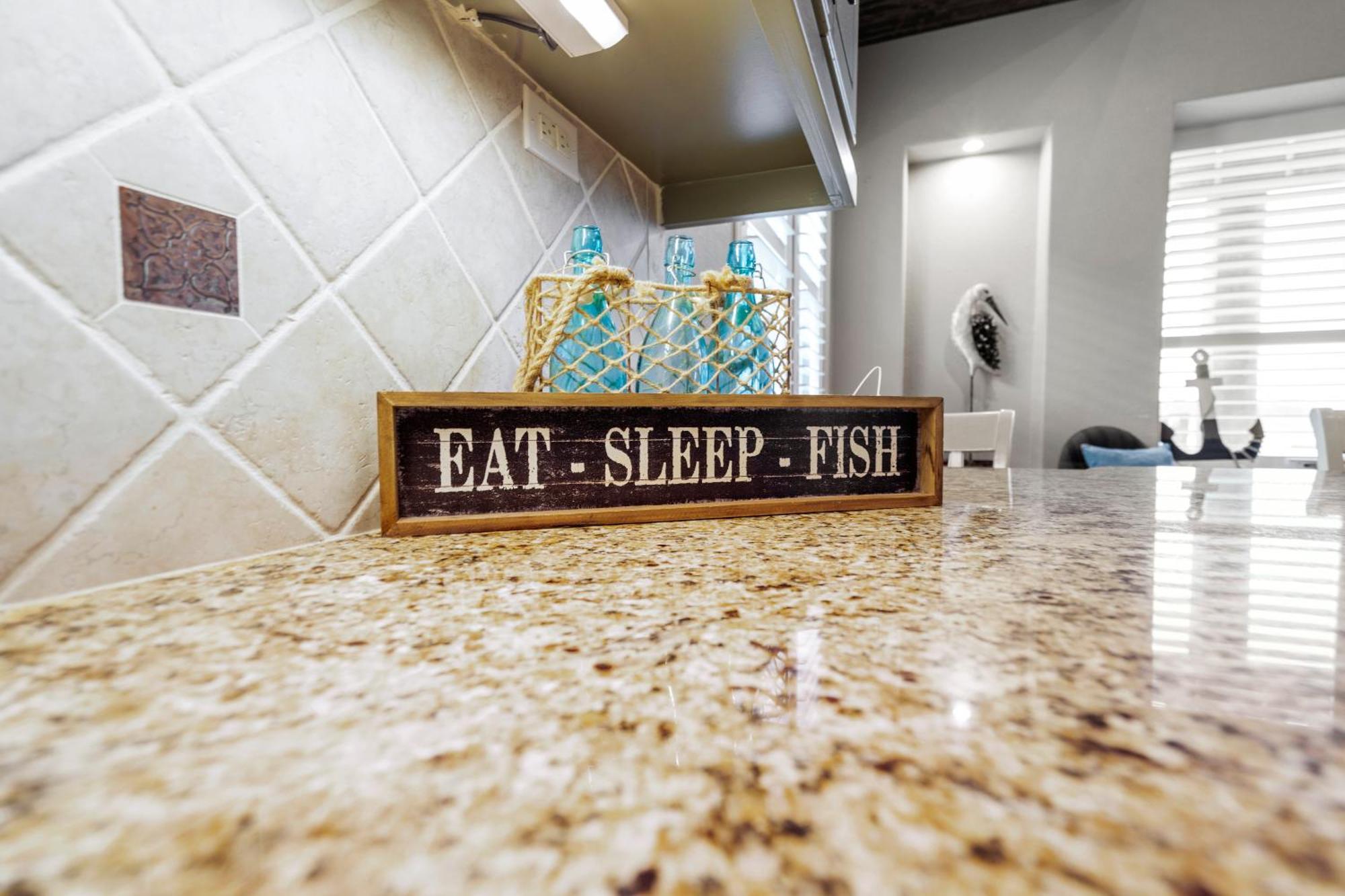 Luxury Waterfront Home Family And Pet Friendly Near Surfside Beach 11 Mins Freeport Εξωτερικό φωτογραφία