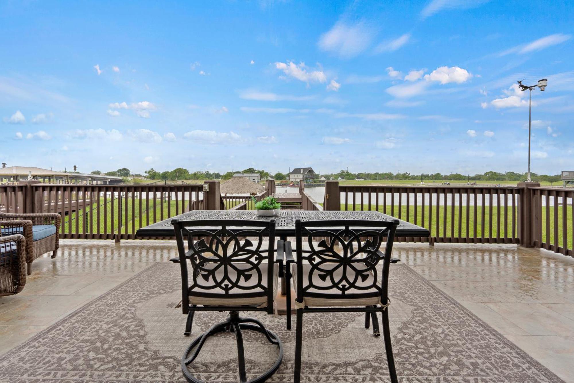 Luxury Waterfront Home Family And Pet Friendly Near Surfside Beach 11 Mins Freeport Εξωτερικό φωτογραφία
